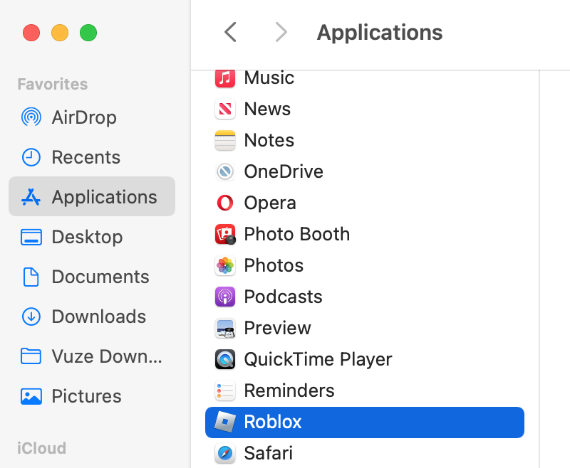 Mac's Applications content appears on a Mac. Updating Roblox manually entails removing it from the Applications folder first.