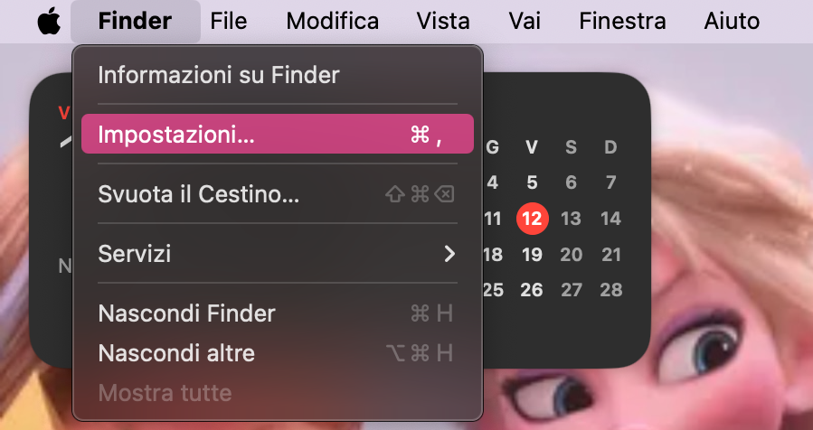 La barra dei menu di macOS che mostra un elenco di opzioni di Finder. Clicca Impostazioni per svuotare automaticamente il cestino del Mac.
