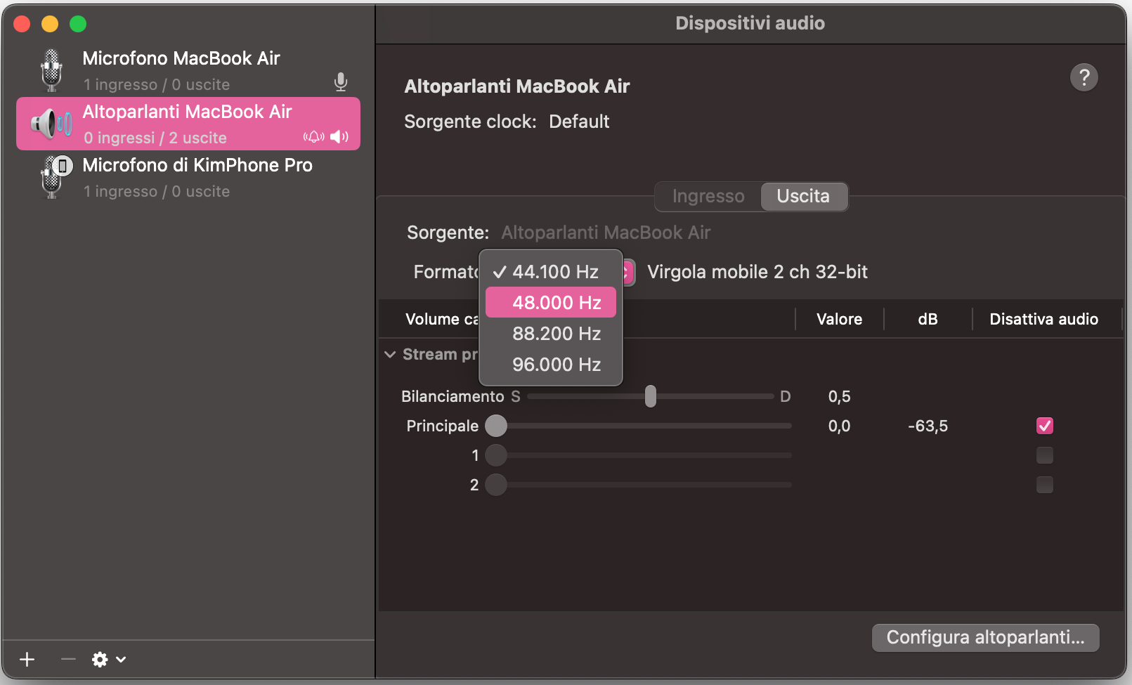 Puoi scegliere tra diverse frequenze di campionamento per gli altoparlanti del MacBook. Ti basta selezionare l’opzione che preferisci e, se necessario, fare qualche prova per capire quale funziona meglio.