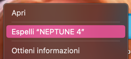 Scollegare un dispositivo periferico potrebbe risolvere il problema di Finder non funziona sul Mac. Tuttavia, è importante espellere il disco in modo sicuro, altrimenti rischi di danneggiare i tuoi file. Seleziona il dispositivo con Control + clic sul trackpad e premi Espelli [Nome del dispositivo].