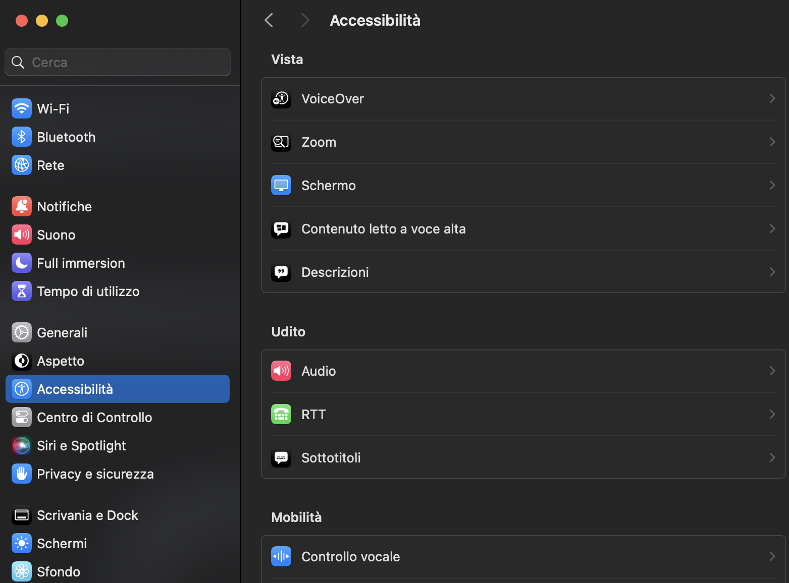 Dopo aver aperto le Impostazioni, fai clic su Accessibilità e poi su Display per visualizzare le opzioni per ridurre o disattivare gli elementi visivi più complessi.