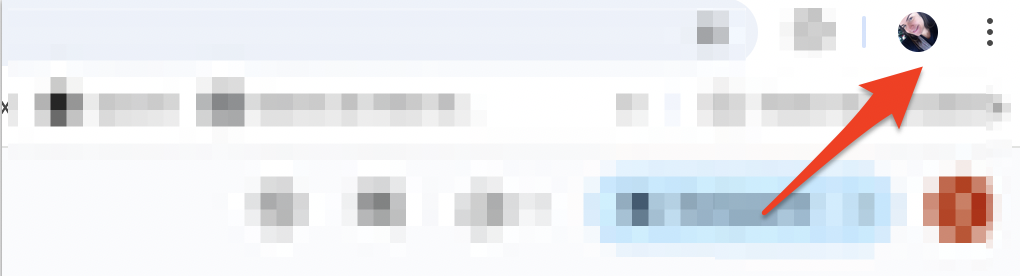 Deja de realizar tareas que consumen energía desactivando la sincronización en Chrome. Para empezar, haz clic en la imagen de perfil en Google Chrome.