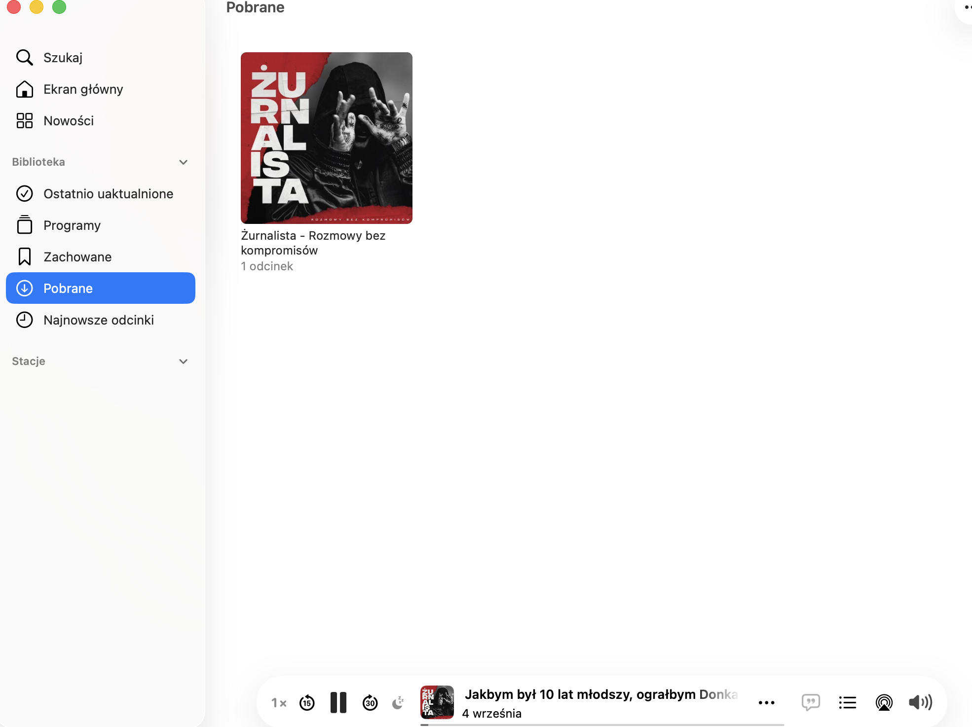 Otwórz aplikację Podcasty i wybierz zakładkę Pobrane w menu po lewej stronie.