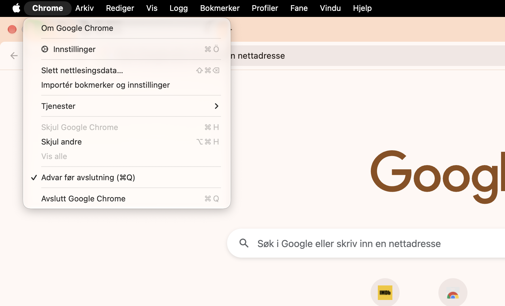 Chrome for Mac har også utvidelser, som kan utnyttes av skadelig programvare. Først bør du sjekke startsiden din. Start med å åpne Chromes innstillinger.