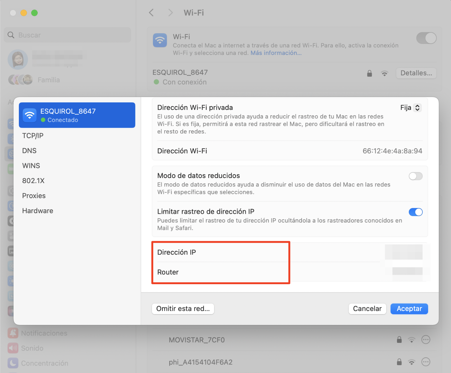 Después de seleccionar Red, haz clic en Wi-Fi en la barra lateral y busca una secuencia de números en la sección Estado. Esa es tu dirección IP. Pégala en la barra de direcciones URL/búsqueda de tu navegador para actualizar el firmware de tu router.
