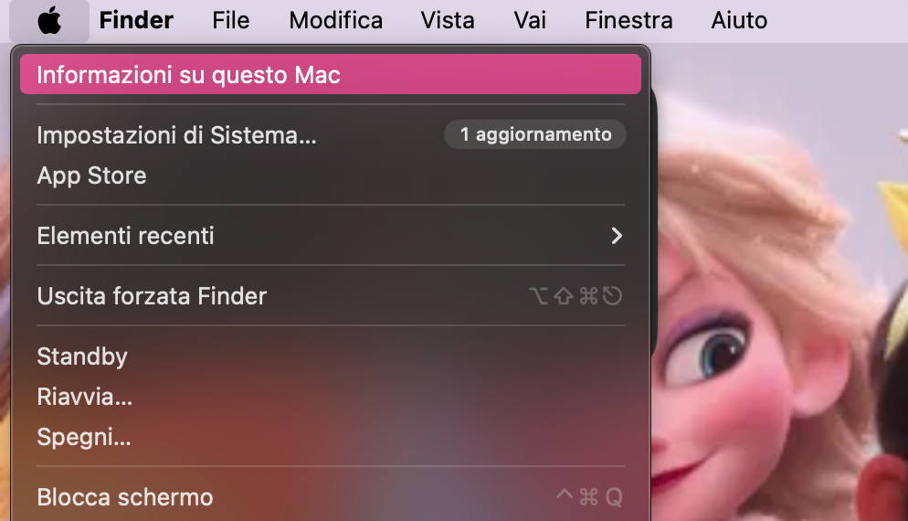 Per svuotare automaticamente i download sul Mac, fai clic sul logo Apple nell’angolo in alto a sinistra dello schermo e seleziona Informazioni su questo Mac dal menu a discesa.