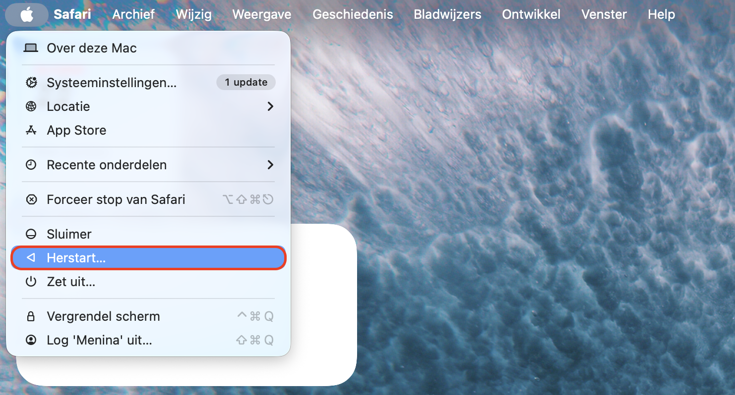 Om je Mac opnieuw op te starten, klik je op het Apple-logo en klik je op Herstart.