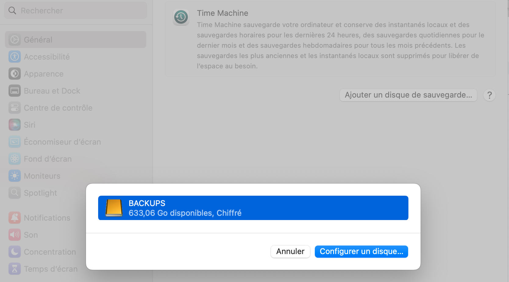 Connectez simplement votre disque USB à votre Mac, et sélectionnez-le dans Time Machine. Si votre disque a besoin d’être formaté, macOS s’en chargera automatiquement. Connectez simplement votre disque USB à votre Mac, et sélectionnez-le dans Time Machine. Si votre disque a besoin d’être formaté, macOS s’en chargera automatiquement.