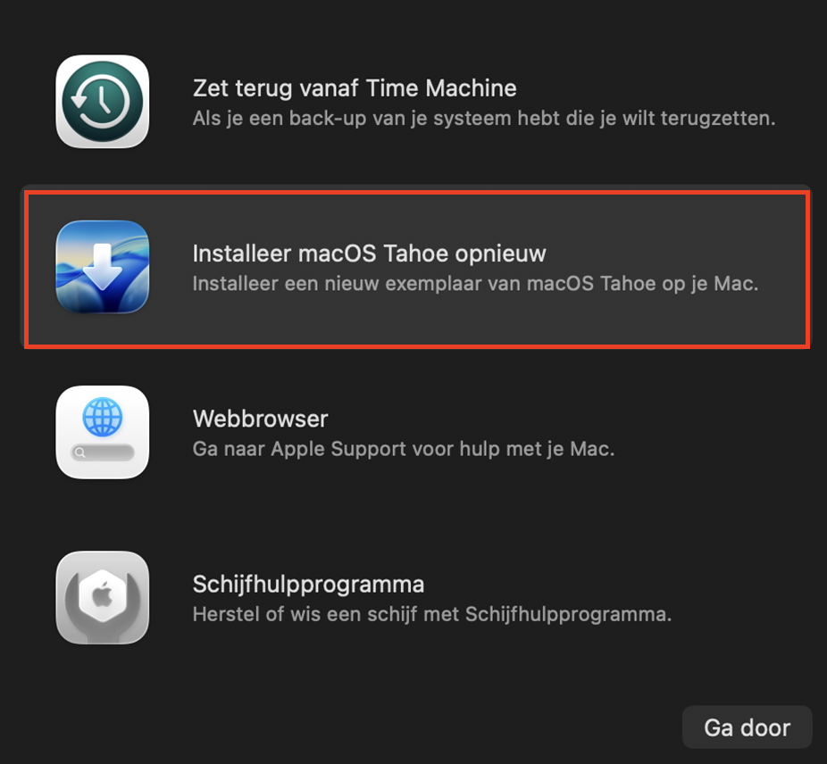 Om Terminal te openen en Safari te verwijderen, start je je Mac opnieuw op. Zodra deze wordt ingeschakeld, houd je direct de Command (⌘)- en R-toetsen ingedrukt. Hierdoor wordt het macOS-hulpprogramma’s-menu geopend, waar je Terminal kunt selecteren.