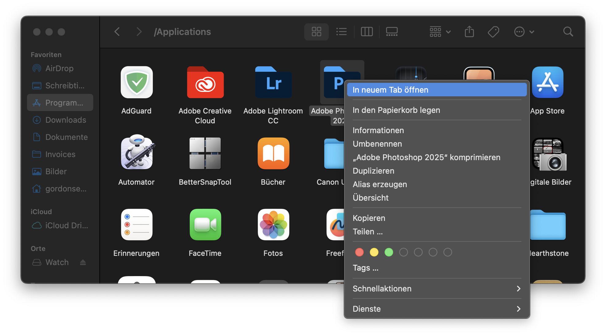 Wählen Sie die App aus, indem Sie die Control-Taste und Ihr Trackpad gleichzeitig drücken. Wählen Sie Öffnen oder In neuem Tab öffnen aus dem Dropdown-Menü.