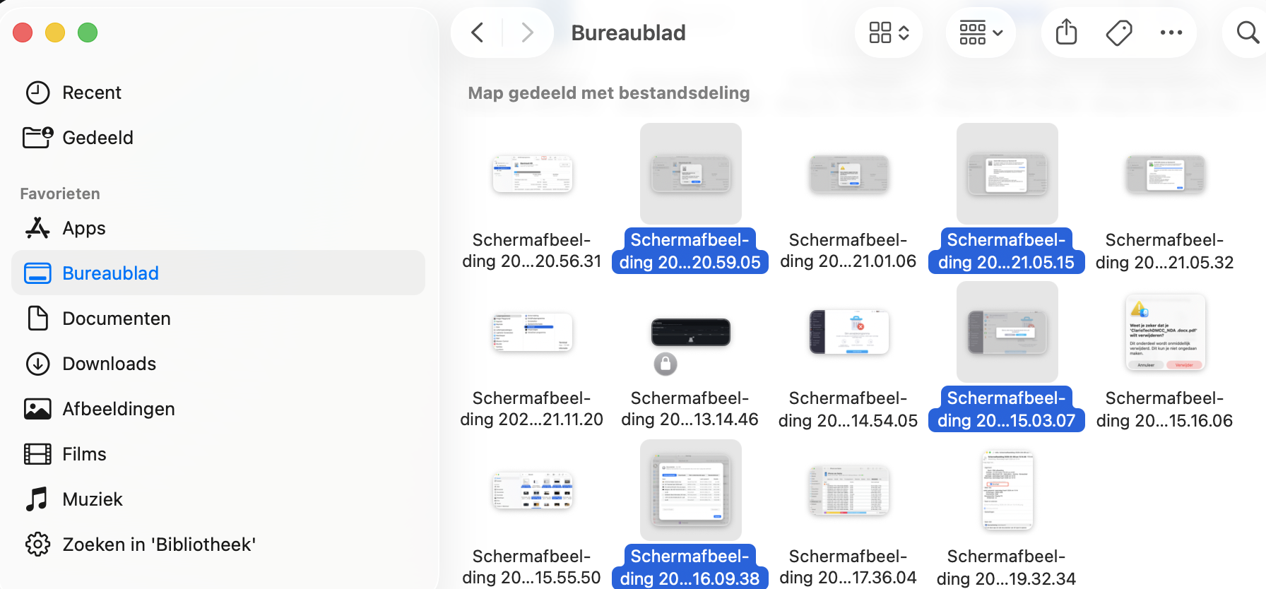 De map Bureaublad toont alle bestanden die daar staan, zodat je eenvoudig de bestanden kunt kiezen die je niet meer nodig hebt en ze met een paar klikken kunt verwijderen.