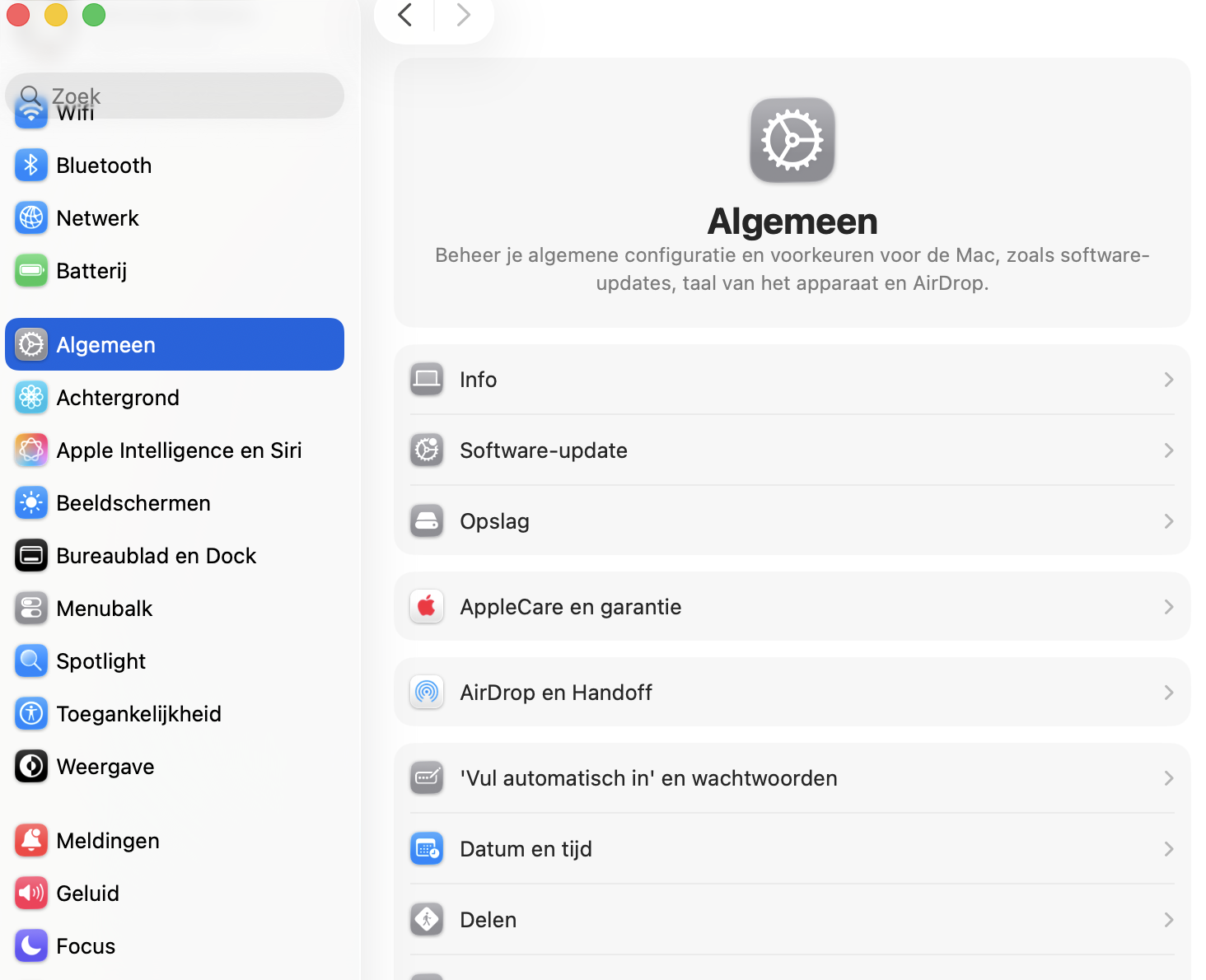 Als er updates voor je Mac beschikbaar zijn, zie je deze in Systeeminstellingen. Ze worden gemarkeerd in de zijbalk aan de linkerkant.