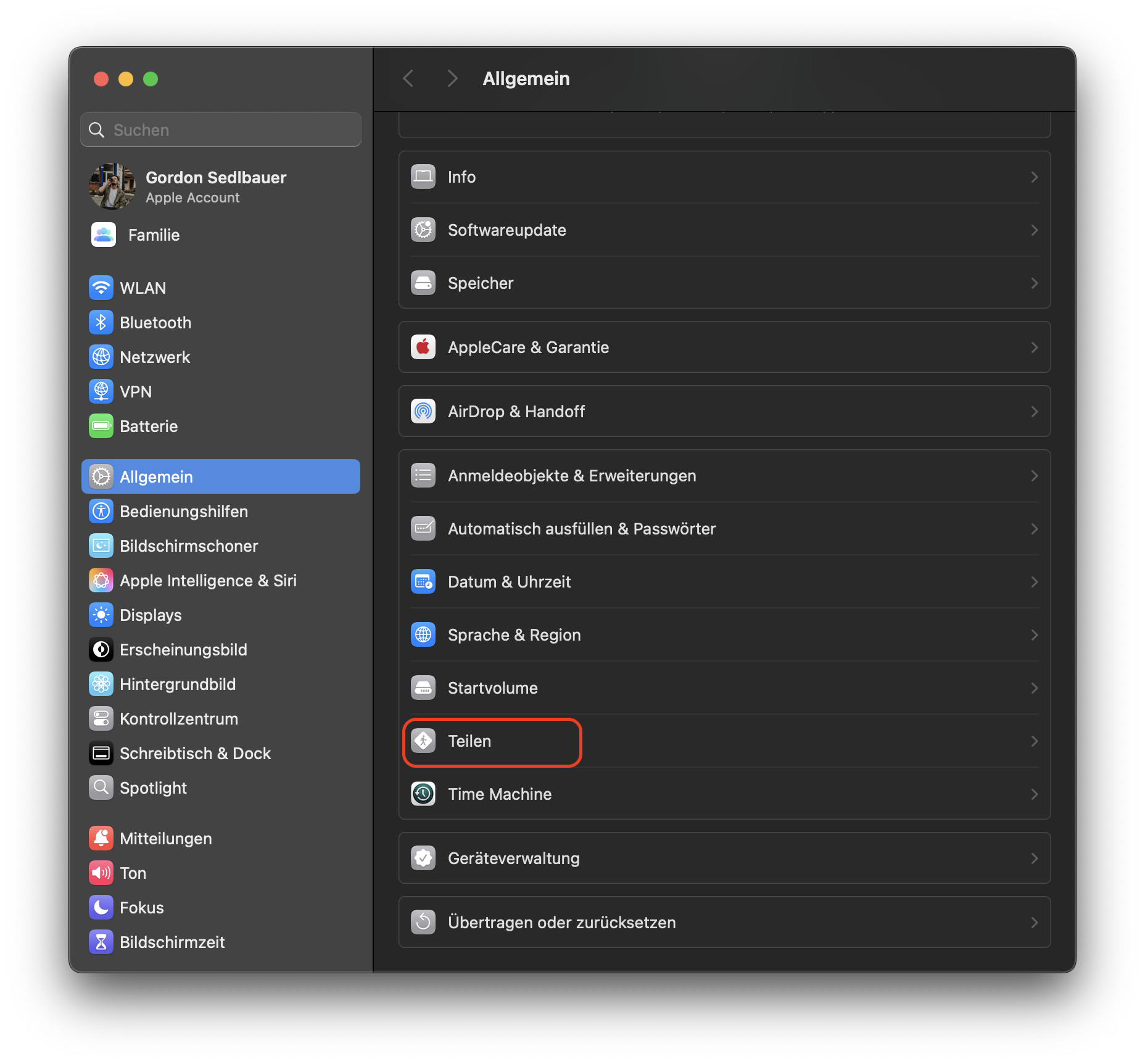 Das zweite, was Sie tun sollten, wenn Ihr Bildschirm auf einem Mac beobachtet wird, ist die Deaktivierung der Bildschirmfreigabe-Einstellungen in den Systemeinstellungen. Klicken Sie dazu auf die Option Teilen.
