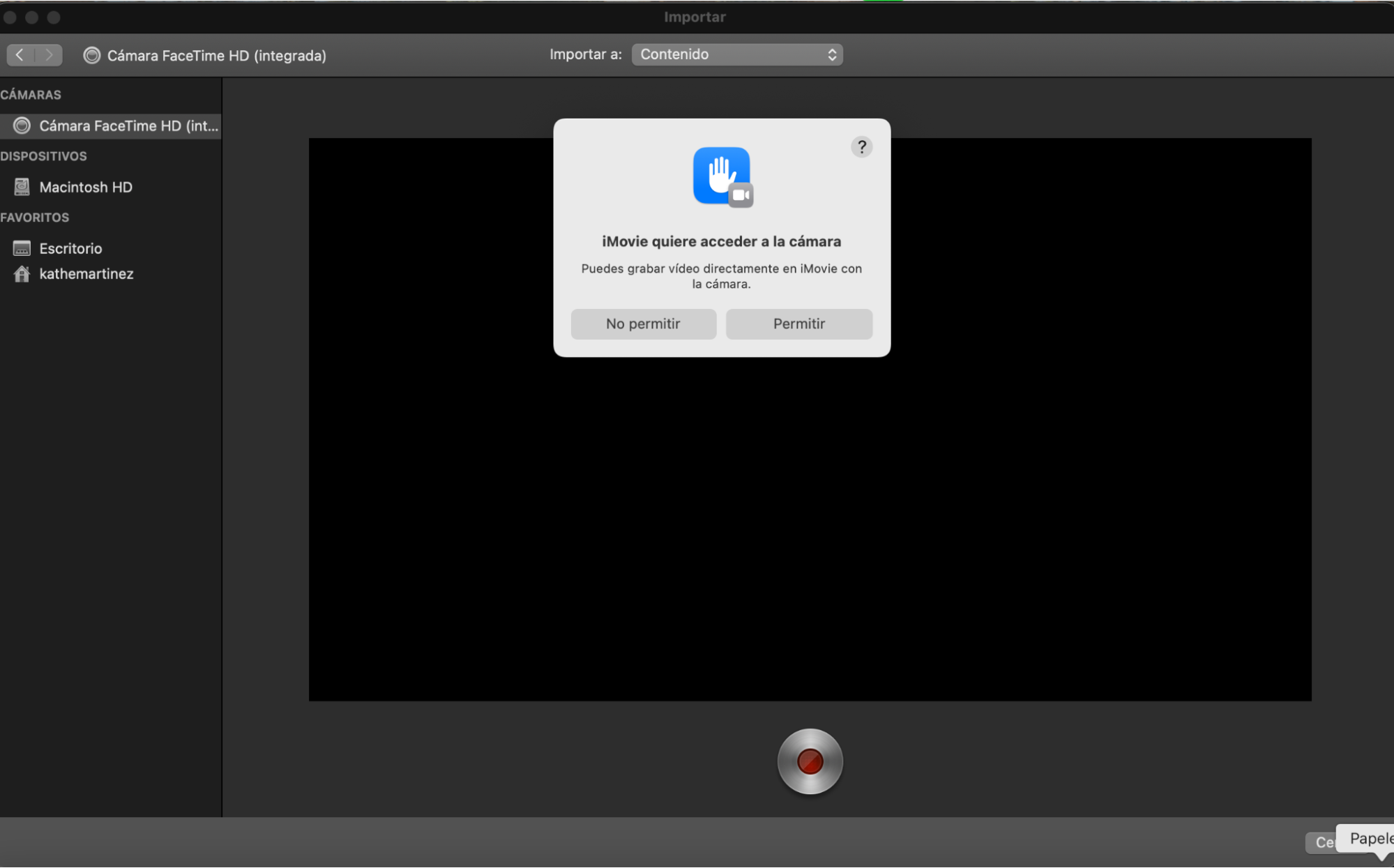 Imagen que muestra una ventana emergente de permisos en iMovie. Conceder acceso a la cámara permite a los usuarios grabar un vídeo en iMovie en un Mac. Imagen que muestra una ventana emergente de permisos en iMovie. Conceder acceso a la cámara permite a los usuarios grabar un vídeo en iMovie en un Mac.