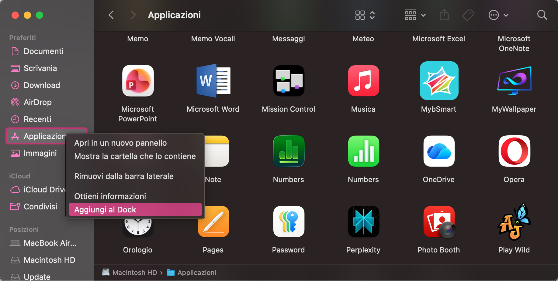 La cartella Applicazioni nel Finder su Mac. Se vuoi aggiungere la cartella Applicazioni al tuo Dock perché non sai sempre dove trovarla, fai clic con il tasto destro sulla cartella nella barra laterale del Finder, poi seleziona Aggiungi al Dock.