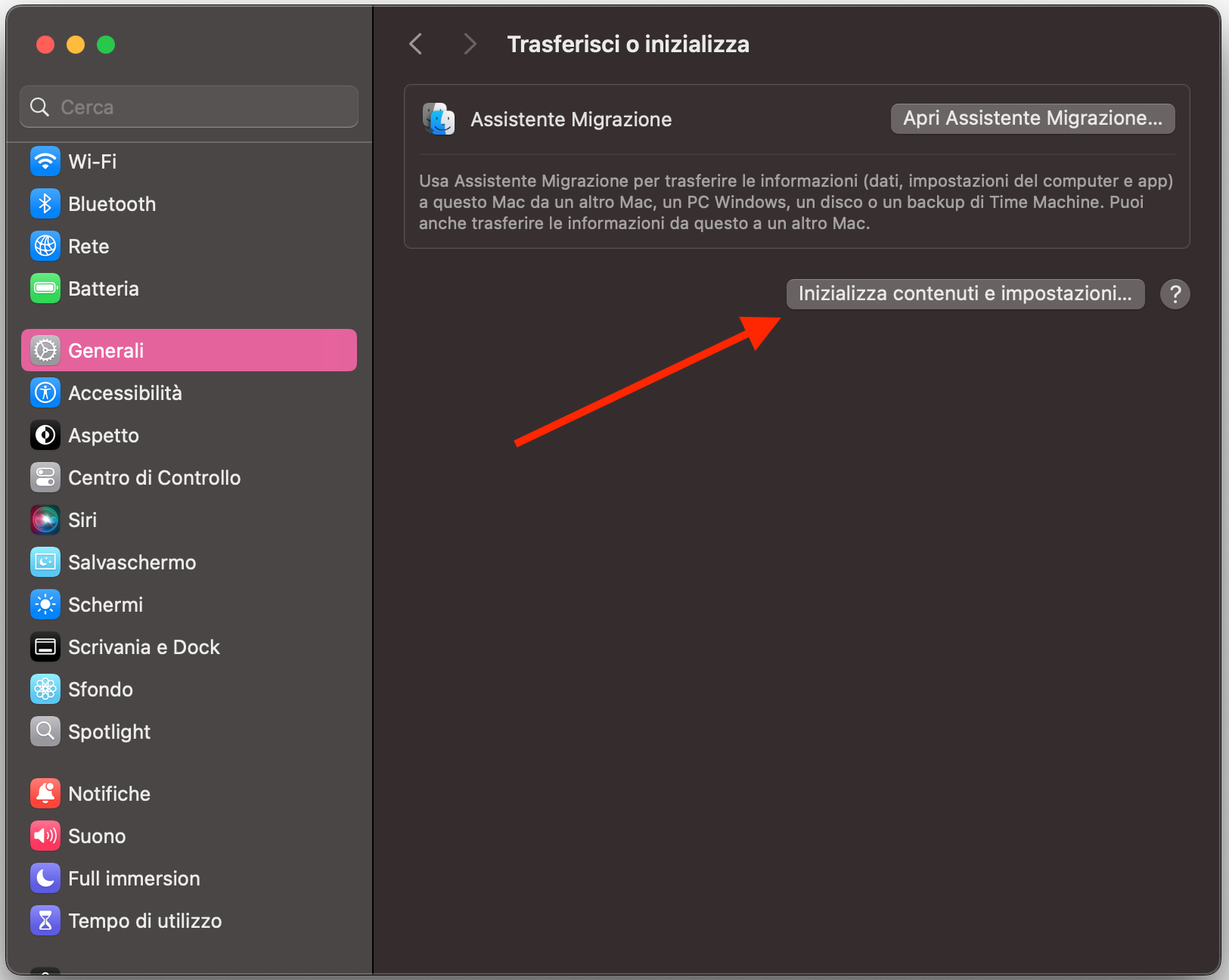 La pagina Trasferisci o inizializza è aperta nelle Impostazioni Generali del Mac. Selezionare questa opzione permette agli utenti di riportare il Mac alle impostazioni di fabbrica.