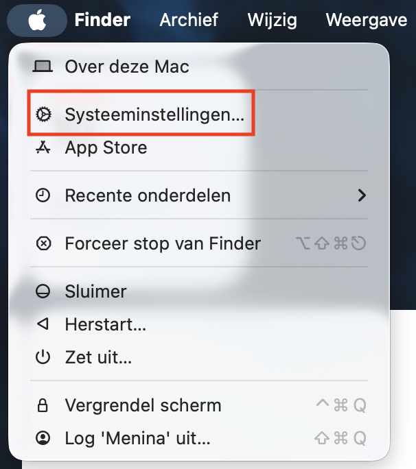 Om een andere DNS op je Mac te proberen en te kijken of dit je internetproblemen oplost klik je op het Apple-menu in de menubalk en kies je Systeeminstellingen in het vervolgkeuzemenu