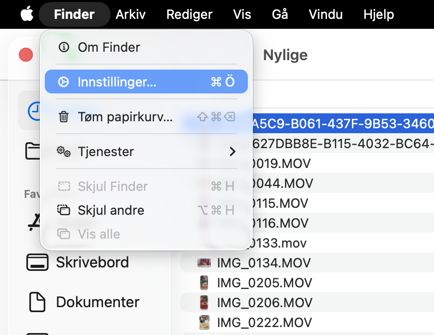 Åpne et Finder-vindu, og velg deretter Finder > Innstillinger fra menylinjen. Der kan du kontrollere om eksterne disker er satt til å vises.