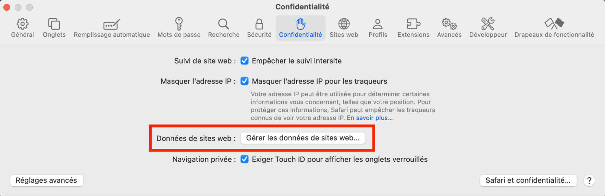 Allez ensuite dans l'onglet Confidentialité où vous trouverez l'option Supprimer toutes les données de sites web.