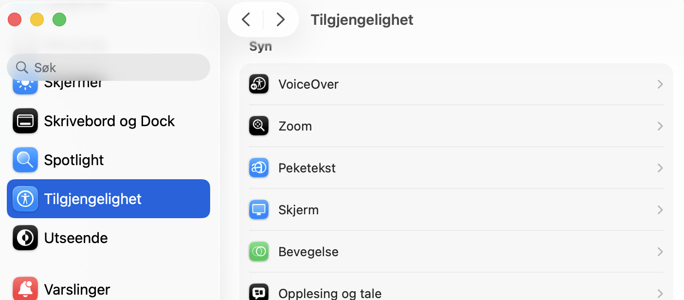 Når du har åpnet Innstillinger, klikker du på Tilgjengelighet og deretter Skjerm for å se alternativene for å redusere eller deaktivere krevende visuelle effekter.