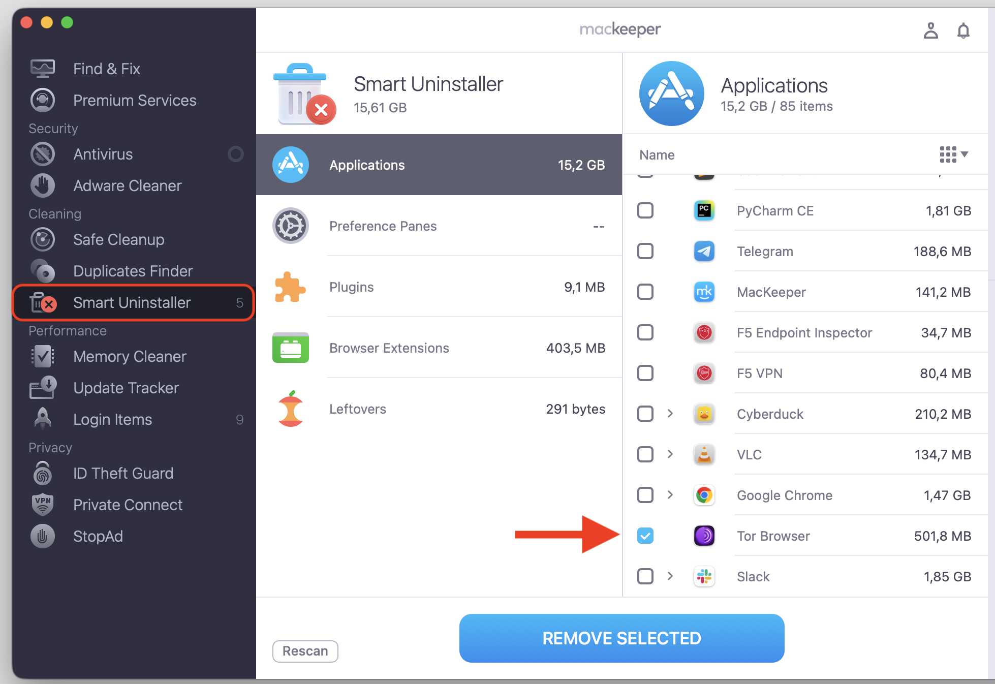 MacKeeper's Smart Uninstaller on a MacBook, with Tor Browser ticked in the Applications list and Remove Selected ready to delete it and leftovers.