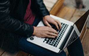 Comment zoomer et dézoomer sur Mac ?