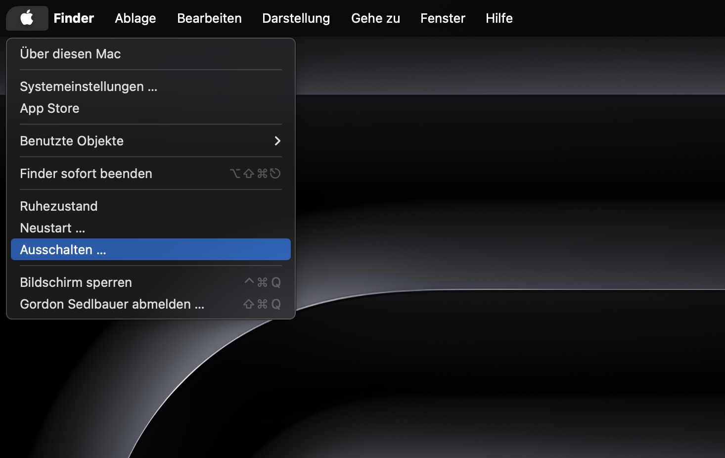 Das Apple-Menü in macOS Monterey enthält die Option zum Herunterfahren Ihres Mac. Klicken Sie auf Ausschalten, um Ihren Computer herunterzufahren.