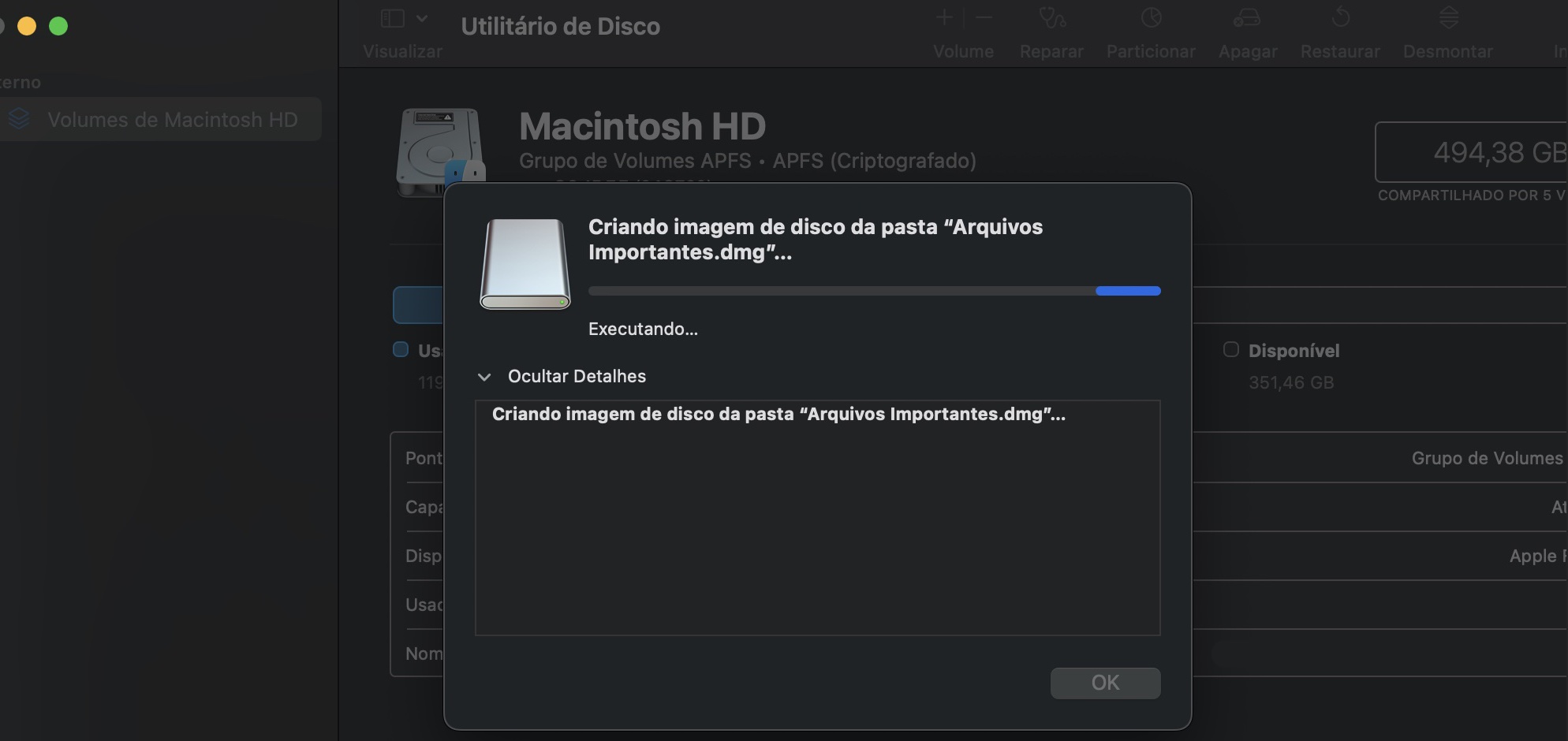 Agora, você pode acompanhar o processo de criação da imagem de disco da pasta no Utilitário de Disco do macOS. Aguarde até que seja concluído.