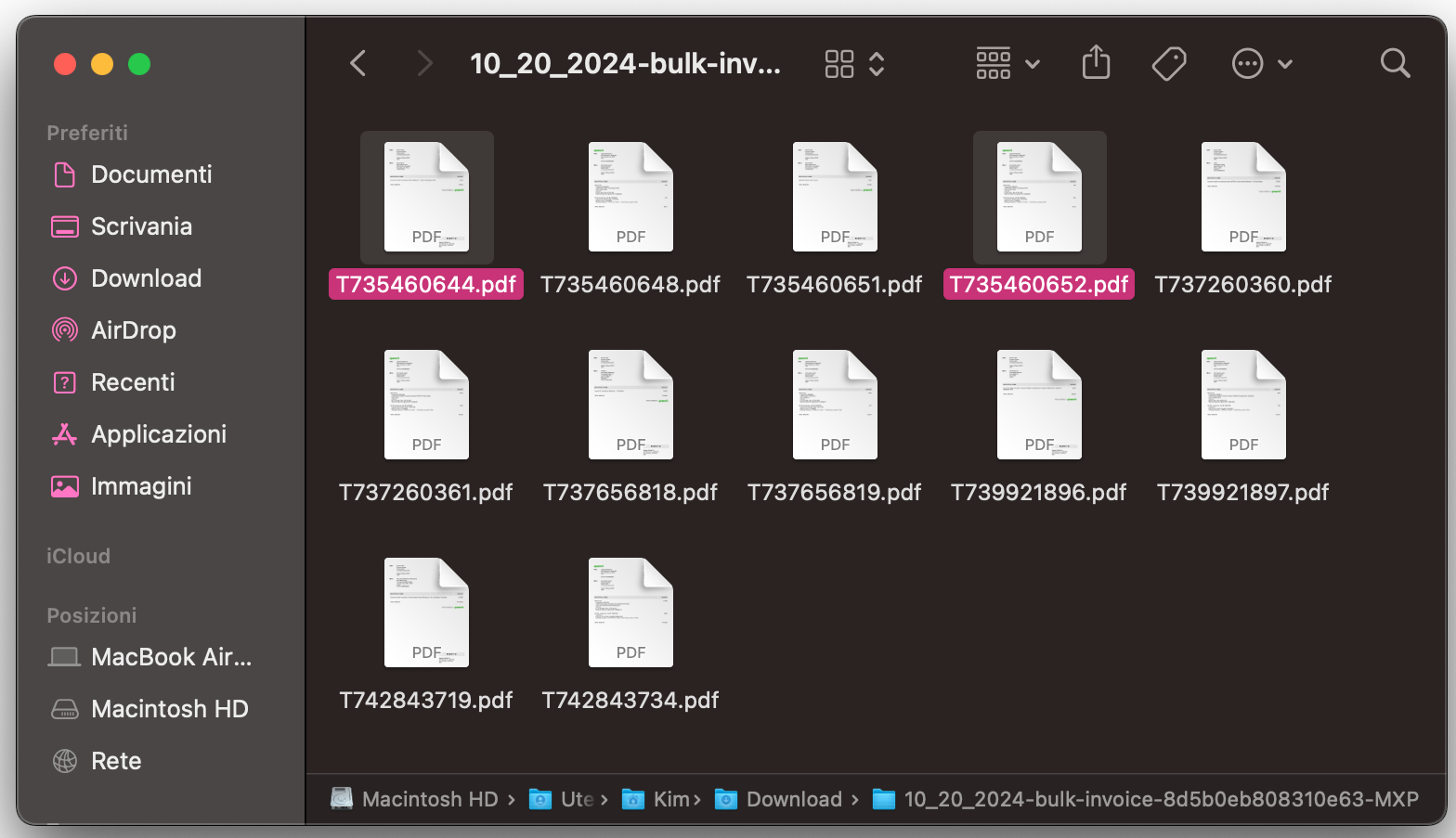 Più file sono selezionati in una cartella del Finder per eliminare più file su Mac. Per farlo, tieni premuto il tasto Command e trascina i file nel Cestino.