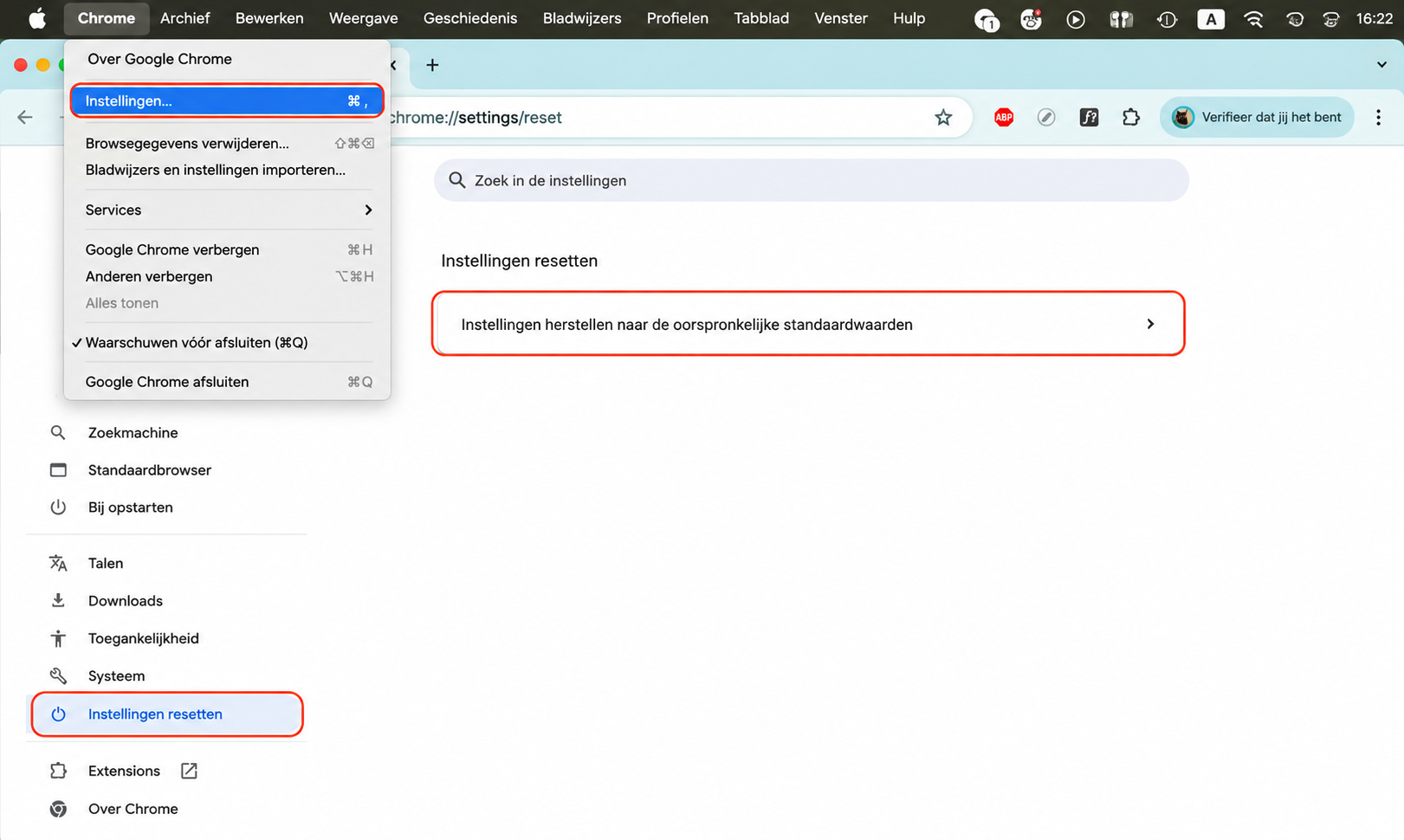 Ga in Chrome naar Instellingen > Instellingen resetten en kies Instellingen terugzetten naar de oorspronkelijke standaardwaarden om profielen, extensies en voorkeuren van je Mac te verwijderen.