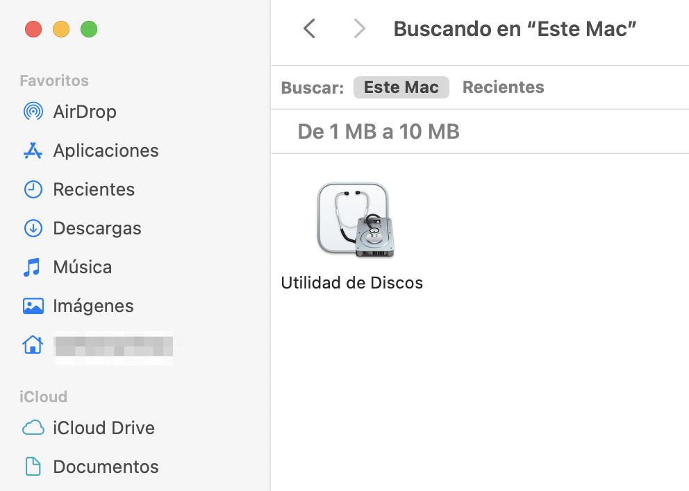 Utiliza Primera Ayuda para solucionar el problema de que tu unidad flash no aparece en un Mac. Para ello, abre la aplicación Utilidad de Discos desde la carpeta Aplicaciones para empezar.