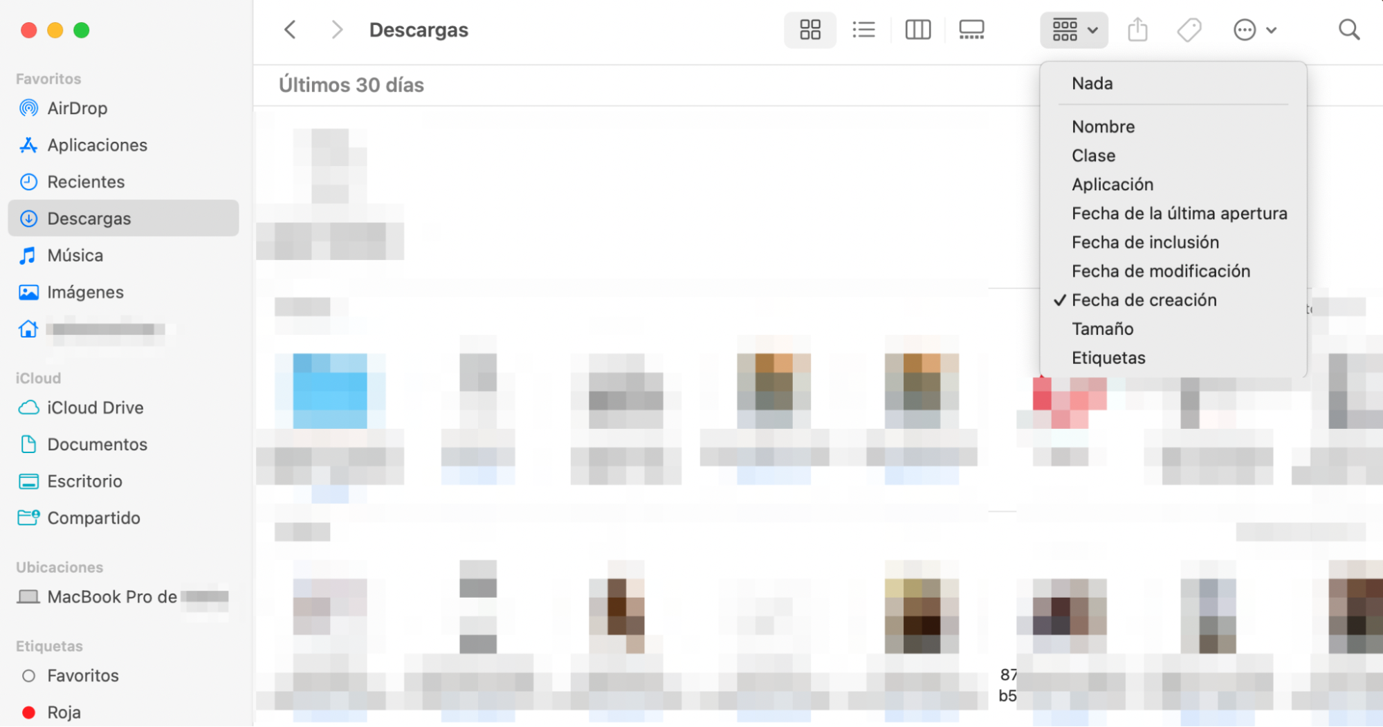 Si busca una foto en particular, puedes hacer clic en el icono de agrupación. Una vez seleccionada, haz clic en Clase en el menú desplegable.