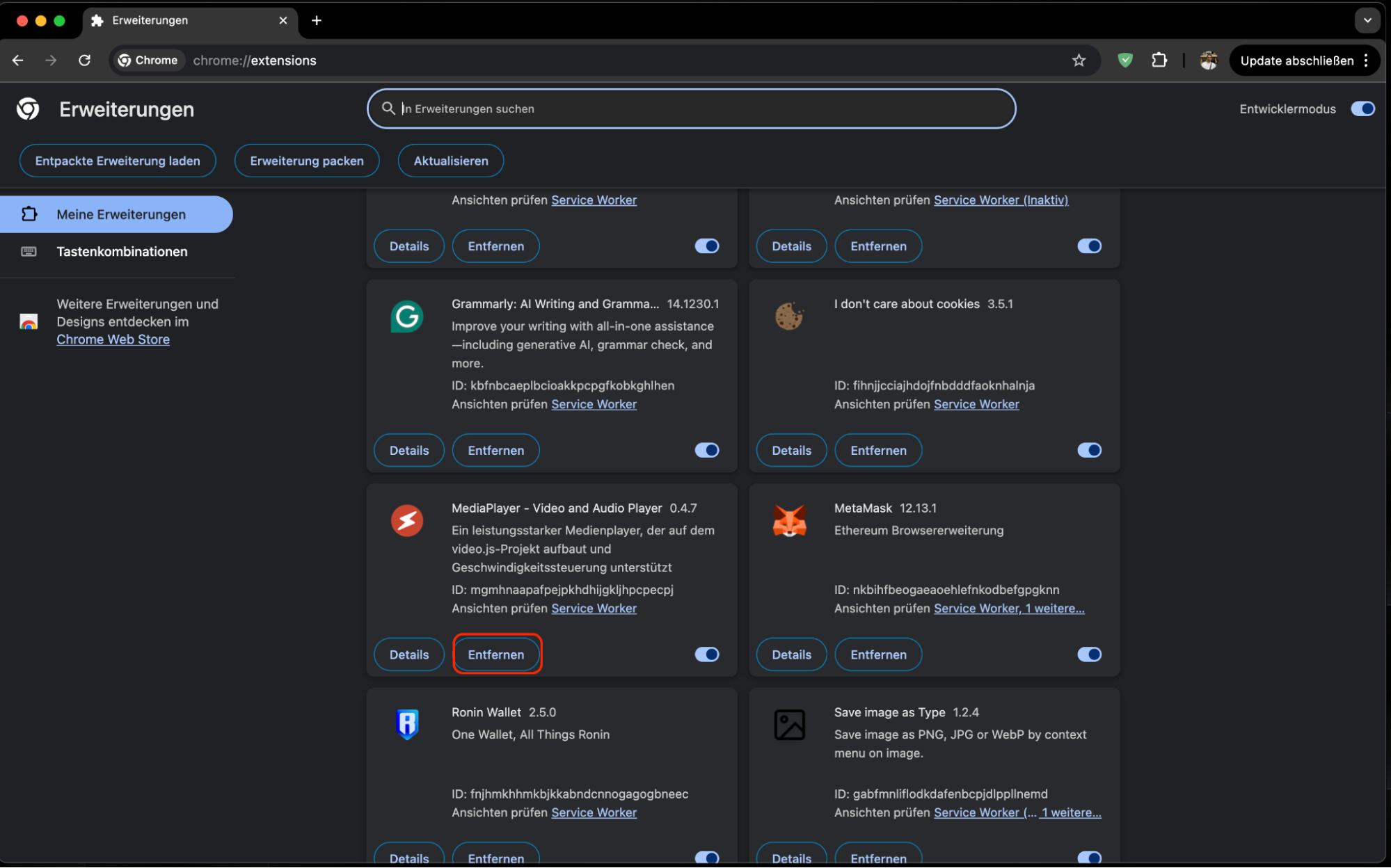 Es wird eine Liste der installierten Google-Chrome-Erweiterungen angezeigt, wobei die ausgewählte Erweiterung rot umrandet ist und entfernt werden kann. Es wird eine Liste der installierten Google-Chrome-Erweiterungen angezeigt, wobei die ausgewählte Erweiterung rot umrandet ist und entfernt werden kann.