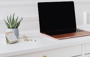 How Long Do MacBook Batteries Last? How Long Do MacBook Batteries Last?