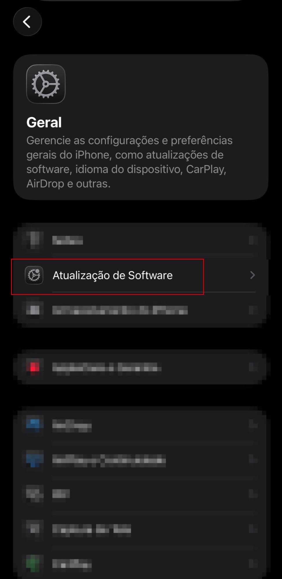 O menu Geral dentro de Ajustes no iPhone. Toque em Atualização de Software para atualizar o iOS.