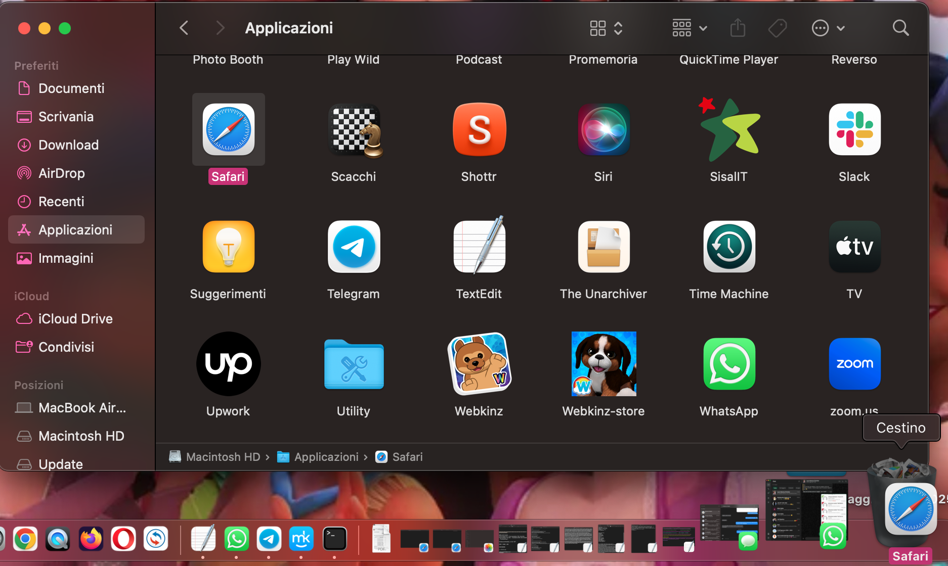 Torna in Finder e apri la cartella Applicazioni. Cerca Safari e trascinalo nel Cestino per eliminarlo dal Mac.