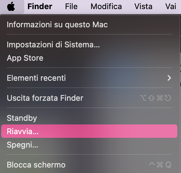 A volte basta semplicemente riavviare il Mac per velocizzarlo. Inizia cliccando sull’icona Apple nella barra dei menu in alto, poi seleziona Riavvia.