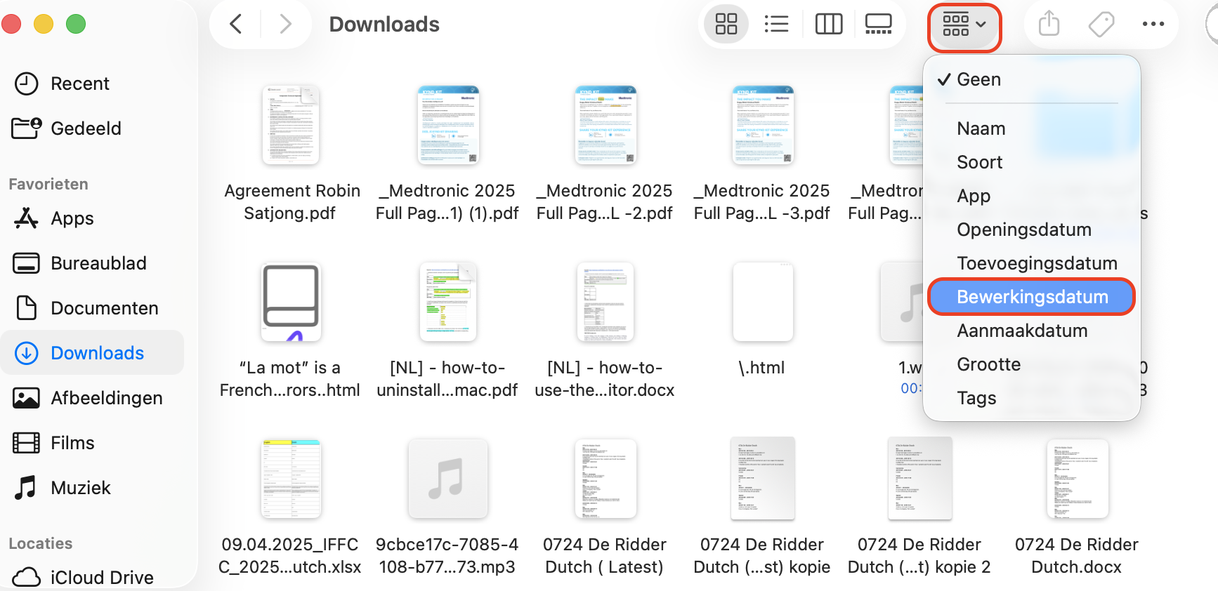 Om ruimte te besparen op een Mac, klik op het pictogram om bestanden te sorteren en kies vervolgens Datum toegevoegd in het dropdownmenu.