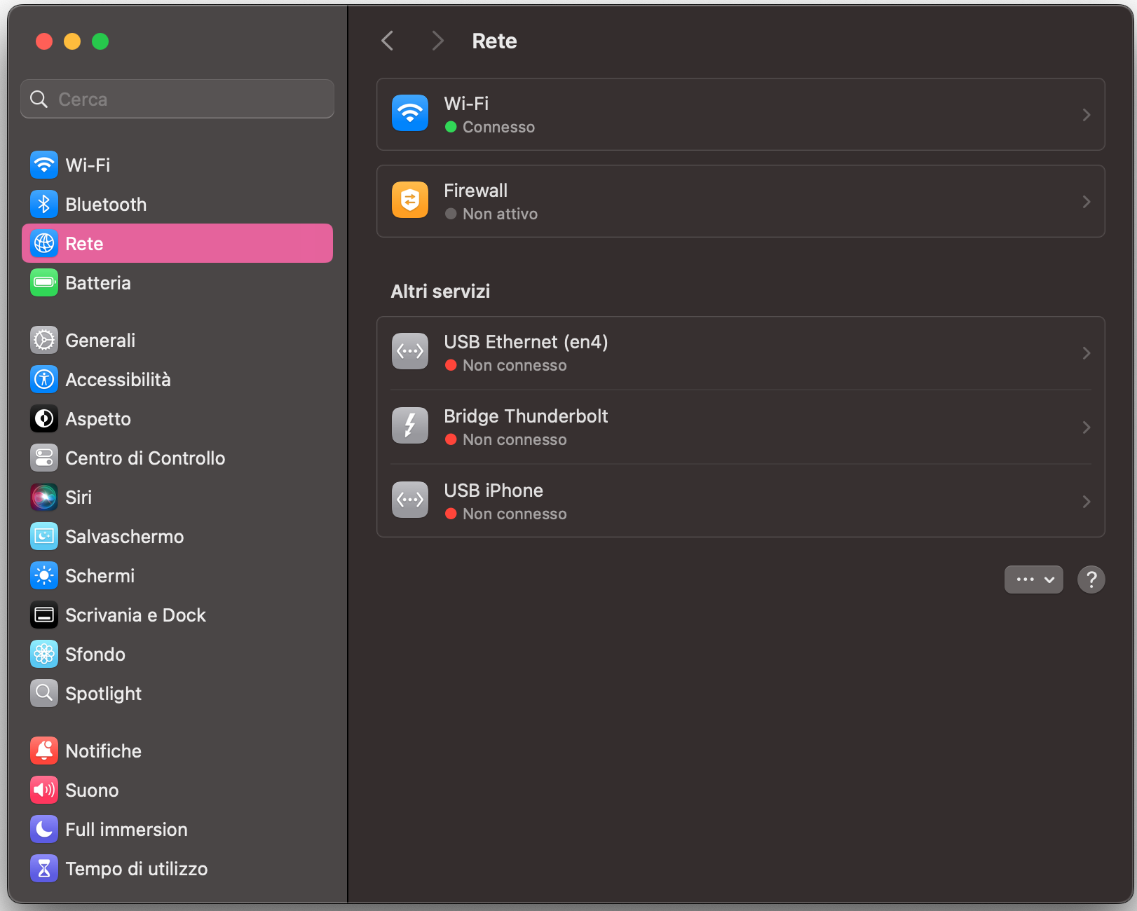 Per vedere a quale rete sei connesso sul Mac, seleziona Rete dalla barra laterale sinistra nelle Impostazioni di sistema.