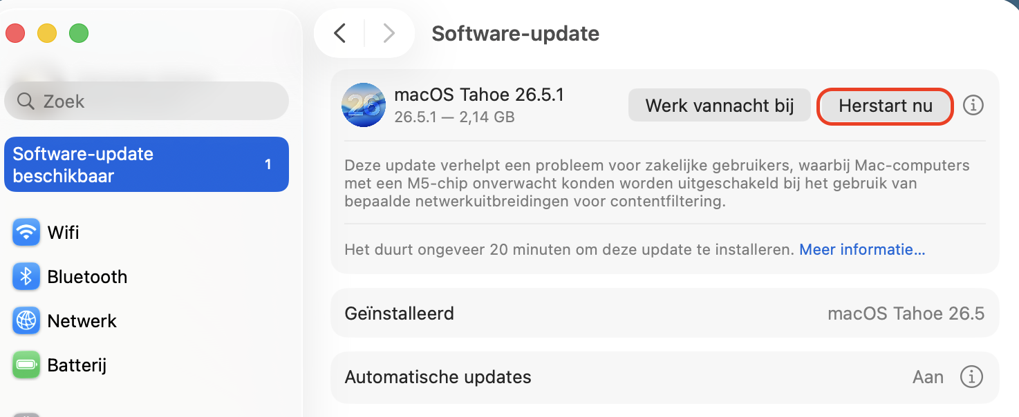 Ga in Systeeminstellingen naar Software-update en klik als er een update beschikbaar is op Nu upgraden om de nieuwste macOS-versie te installeren.