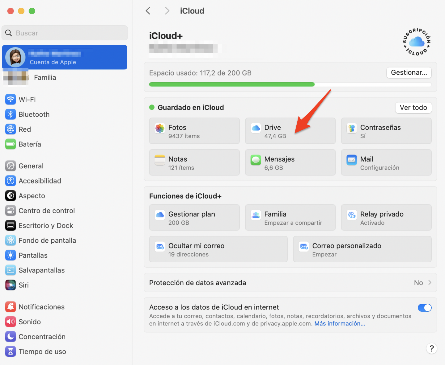Ajustes del sistema en Mac mostrando el menú iCloud. Haz clic en iCloud Drive y establece la configuración de copia de seguridad para mover archivos de Mac a Mac utilizando el almacenamiento de iCloud. Ajustes del sistema en Mac mostrando el menú iCloud. Haz clic en iCloud Drive y establece la configuración de copia de seguridad para mover archivos de Mac a Mac utilizando el almacenamiento de iCloud.