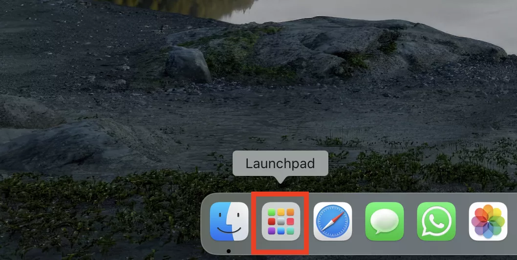 Het Launchpad-icoon in het macOS-Dock op de Mac. Als je wilt weten waar de map Apps zich bevindt op de Mac omdat je hem niet kunt vinden, kun je Launchpad gebruiken om al je apps te bekijken.