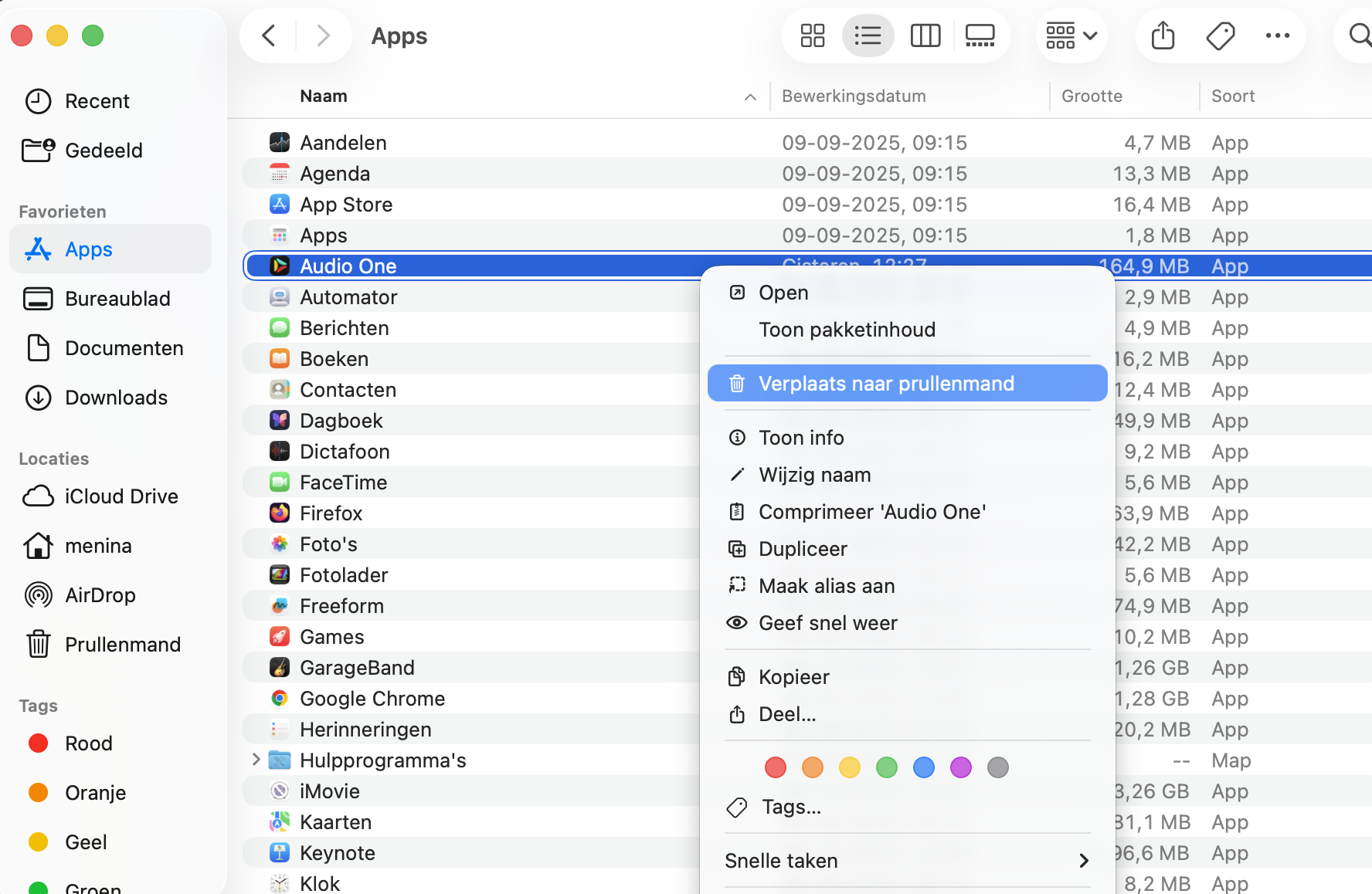 De standaardmanier om apps van je Mac te verwijderen is door ze naar de prullenbak te verplaatsen. Let op: op dit moment zijn ze nog niet volledig verwijderd.