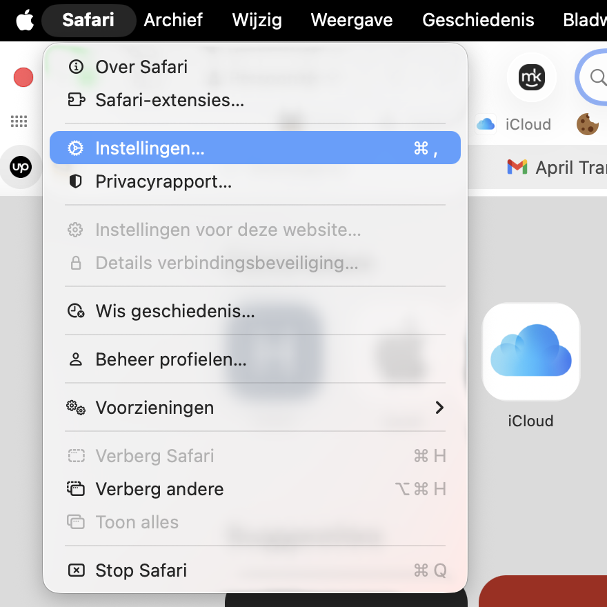 Het Safari-menu op de Mac toont een lijst met opties. Selecteer ‘Voorkeuren’ om te beginnen met het wissen van de Safari-cache.