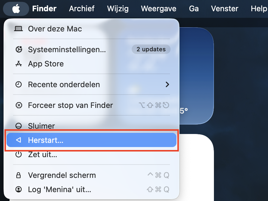 Je Mac simpelweg opnieuw opstarten kan al zorgen voor meer snelheid. Klik hiervoor op het Apple-logo in de menubalk bovenaan je scherm en selecteer vervolgens Herstart.