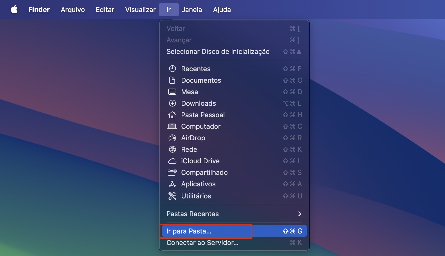 O menu Ir no Finder do Mac. Selecione a opção Ir para Pasta para acessar os arquivos da Biblioteca, onde você pode remover os arquivos residuais de software no Mac.