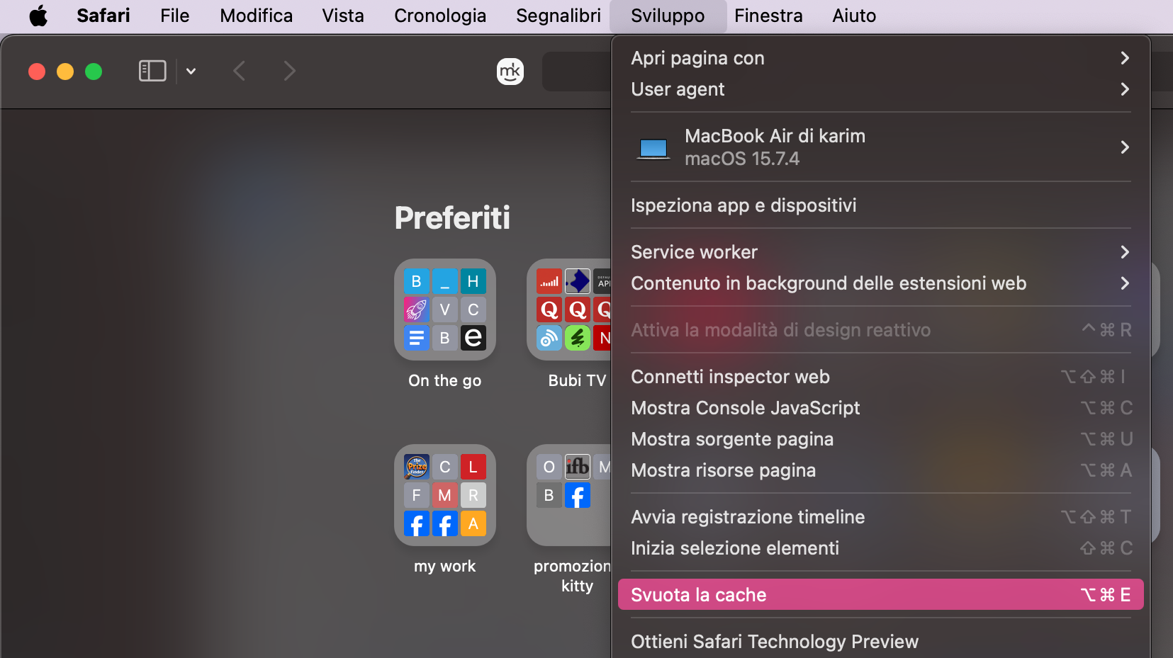 Il menu Sviluppo in Safari per Mac contiene l’opzione Svuota cache. Fai clic su questa voce per rimuovere tutta la cache.