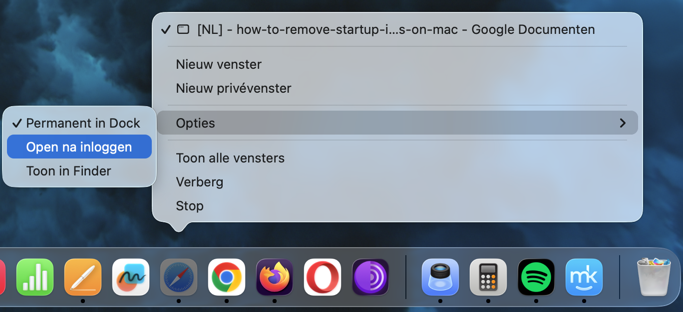 De Dock wordt weergegeven op het standaard beginscherm van de Mac. Hier zie je een lijst met de meest gebruikte apps. Kies de app die je nodig hebt, klik er met de rechtermuisknop op en selecteer Open bij inloggen.