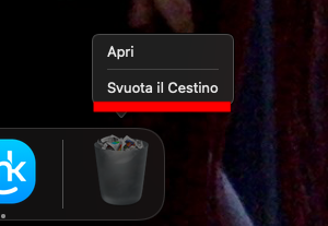 Il menu contestuale che appare dopo aver fatto clic con il tasto destro del mouse sull'icona del Cestino nel Dock del Mac. Dopo aver rimosso un'applicazione inutilizzata, svuotare il cestino per disinstallarla e liberare spazio sul Mac.