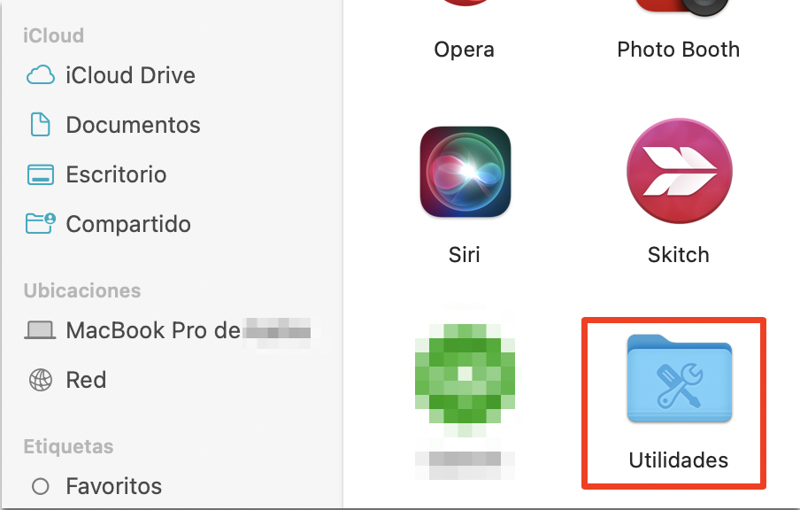 También puedes intentar solucionar el problema de que tu USB no se muestra con la ayuda de Terminal. Para arreglar el mal funcionamiento de tu unidad flash con Terminal, abre la ventana del Finder y busca la carpeta Utilidades para empezar.